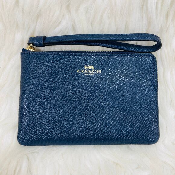 Coach Handbags - Coach Corner Zip Wristlet
